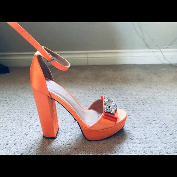 Shose - Picture 2 of 4